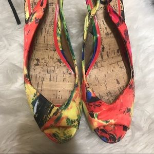 LNWOT Guess Paradise Pump